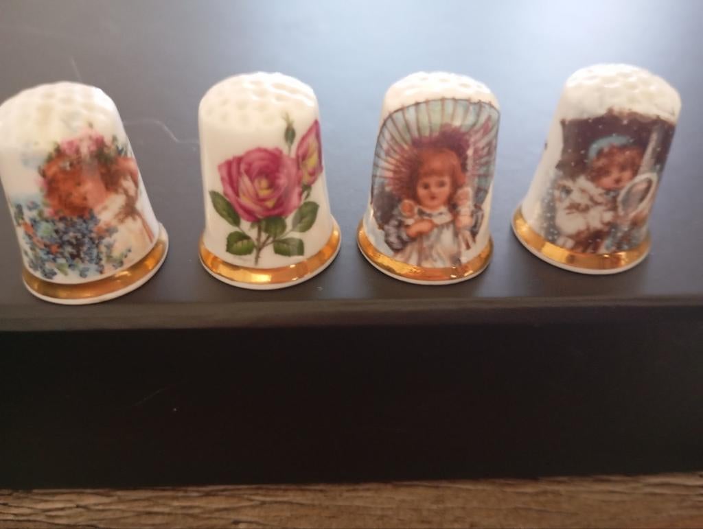 4 SEIZOEN VINGERHOEDJES  NU ALLES 6€ ZIE FOTO,S., Ophalen of Verzenden
