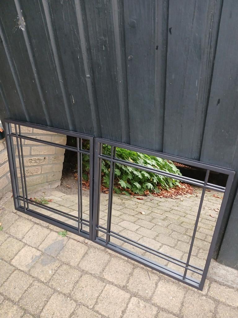 3 ijzeren spiegels 45 cm * 45 cm 1 cm dik met rasterwerk, Ophalen