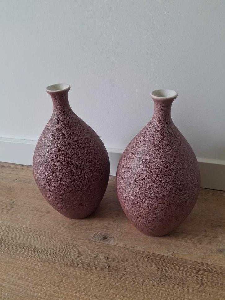 Set van 2 Oud Roze Vazen - 26 cm Hoog, Antiek en Kunst, Antiek | Vazen, Ophalen