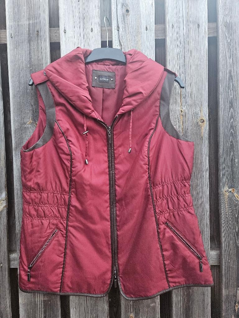 Bodywarmer bordeauxrood dames maat 46, Ophalen of Verzenden, Zo goed als nieuw, Maat 46/48 (XL) of groter, Rood