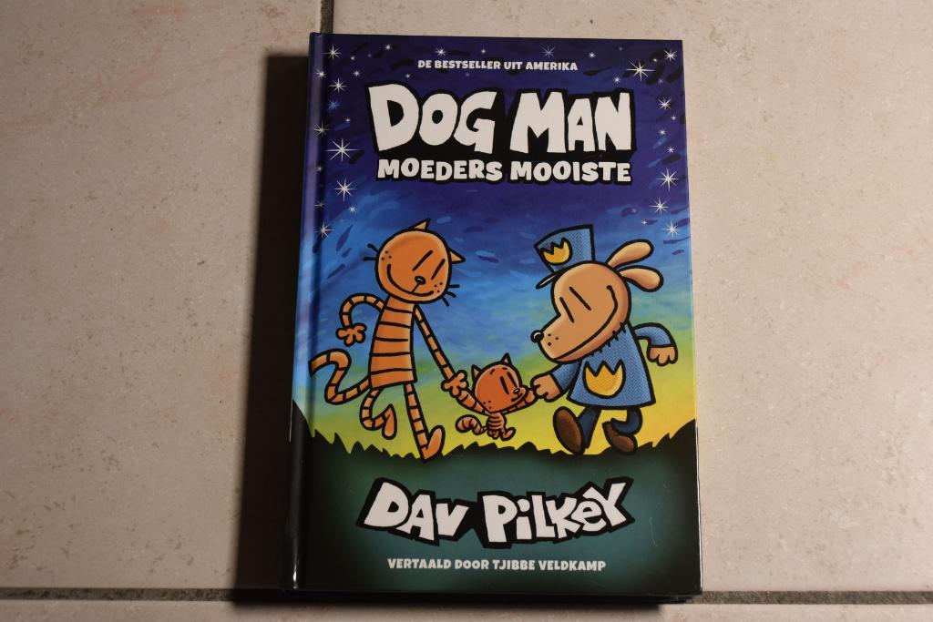 Dog Man moeders mooiste / Dav Pilkey, Boeken, Kinderboeken | Jeugd | onder 10 jaar, Ophalen of Verzenden, Zo goed als nieuw, Fictie algemeen