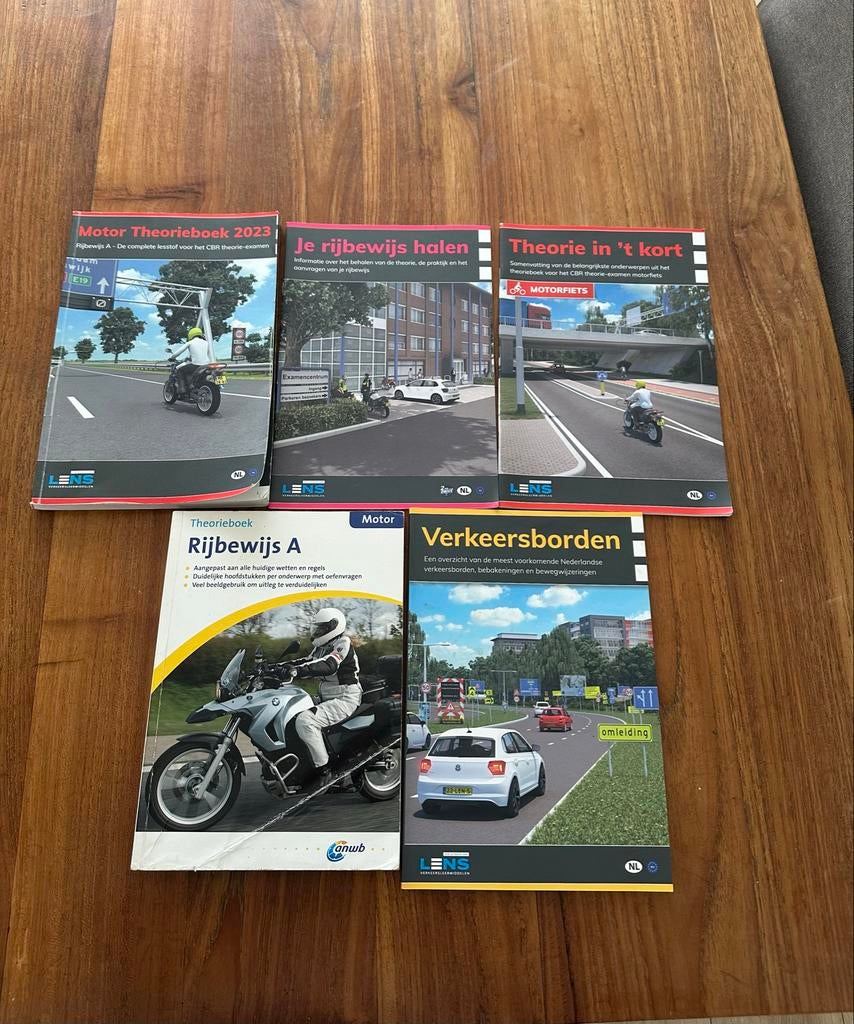 Motor theorie boeken + gratis oefenexamens, Boeken, Motoren, Ophalen of Verzenden, Zo goed als nieuw