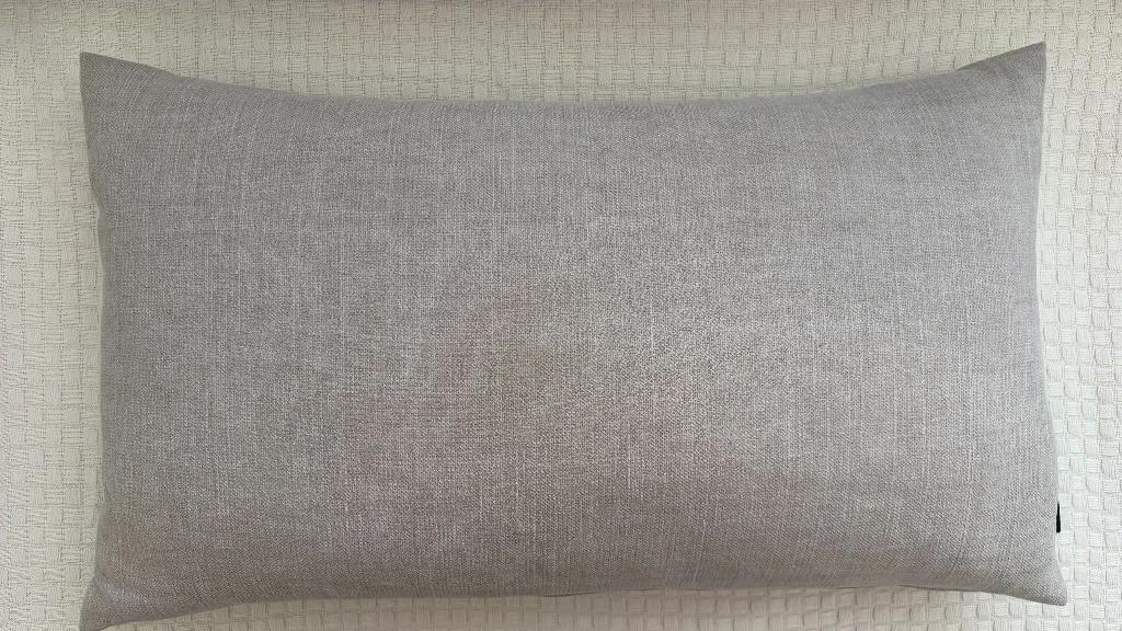 Bolia Kussen 40x70, Ophalen of Verzenden, Zo goed als nieuw, Beige, Rechthoekig