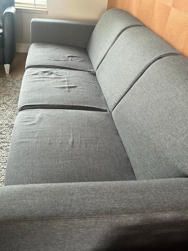 Gratis afhalen: Comfortabele grijze driezitsbank, Ophalen, Gebruikt, Driepersoons, 75 tot 100 cm