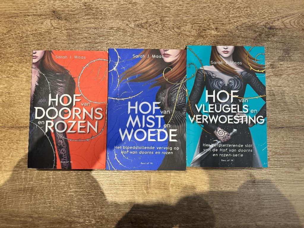 Hof van Doorns en Rozen trilogie (ACOTAR) (paperback), Boeken, Verzenden, Zo goed als nieuw, Sarah J. Maas