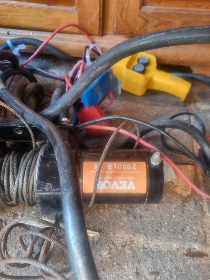 Electrische lier 2000lb, Doe-het-zelf en Verbouw, Lieren en Takels, Gebruikt, Ophalen