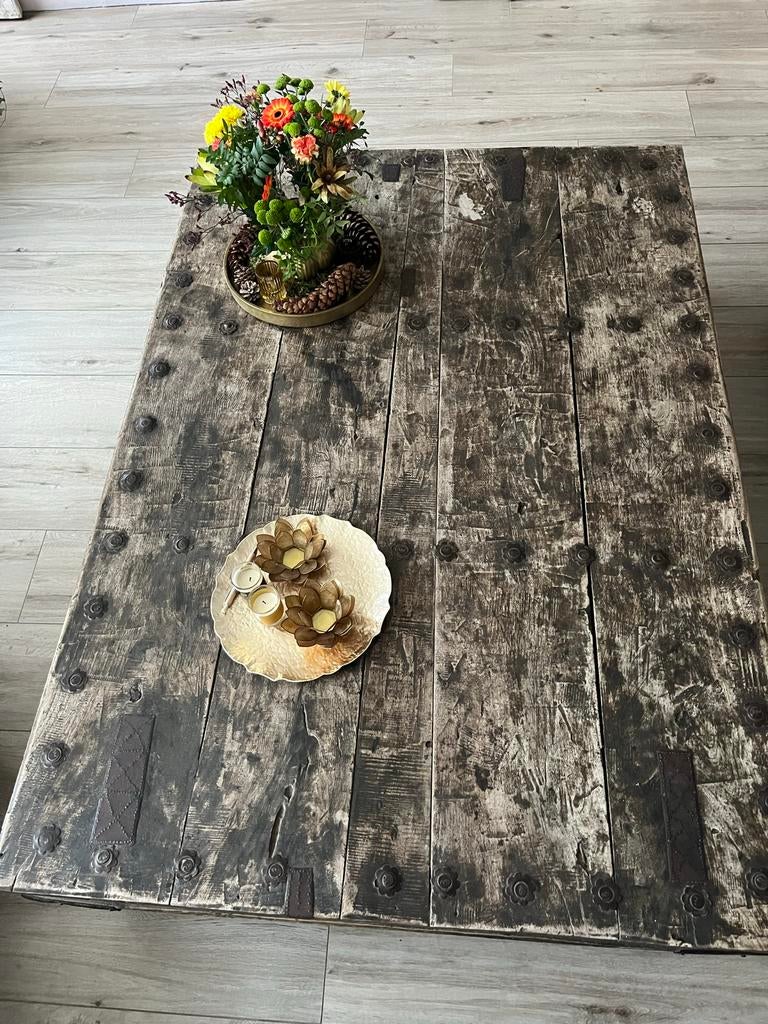 Grote antieke Indiase salontafel, Huis en Inrichting, Tafels | Salontafels, Ophalen, Gebruikt, 100 tot 150 cm, Vintage Indiaas bed