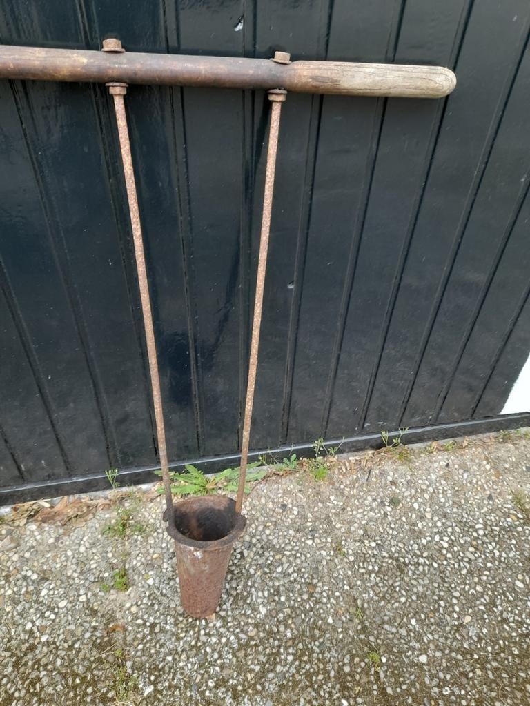 Aardappelpoter uit de vroegere tijden., Ophalen