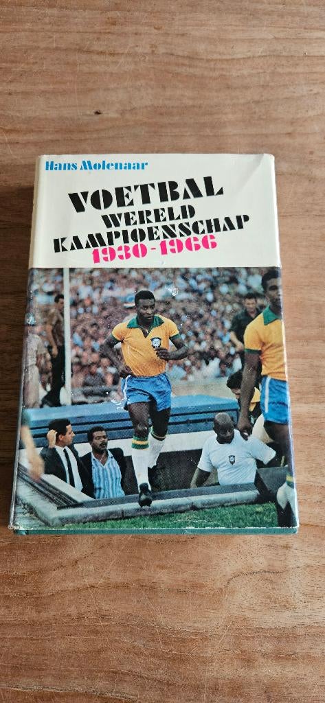 Voetbal Wereldkampioenschap 1930-1966, Gelezen, Ophalen of Verzenden, Balsport, Hans Molenaar