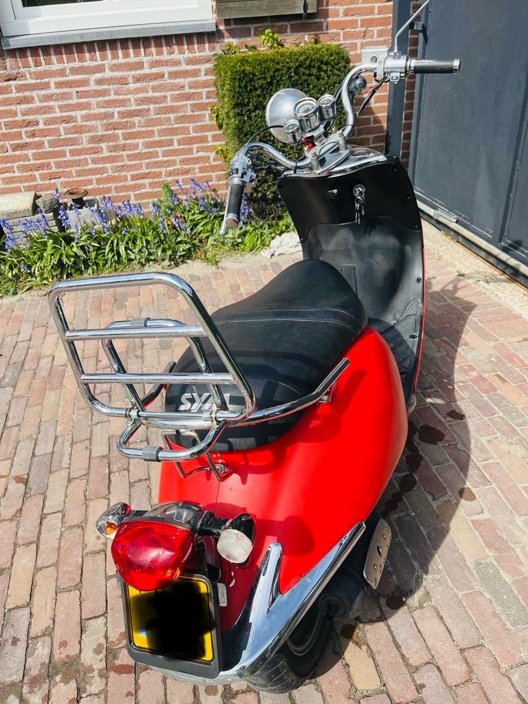 Sym Allo zwart - rood, Ophalen, Gebruikt, Maximaal 45 km/u, Allo