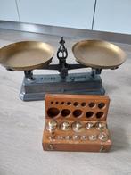 Antieke Robertval weegschaal met 13 gewichten in blok, Antiek en Kunst, Ophalen