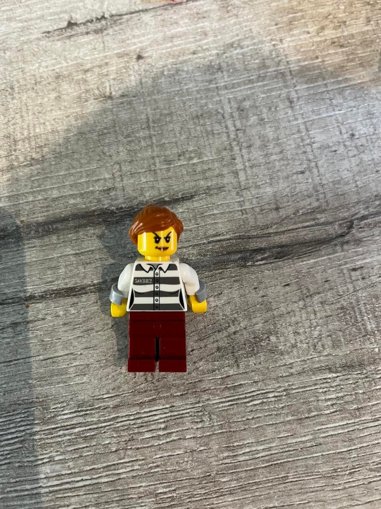 Lego minifigure cty1275 jail prisoner female boef vrouw, Kinderen en Baby's, Speelgoed | Duplo en Lego, City, Lego, Ophalen of Verzenden