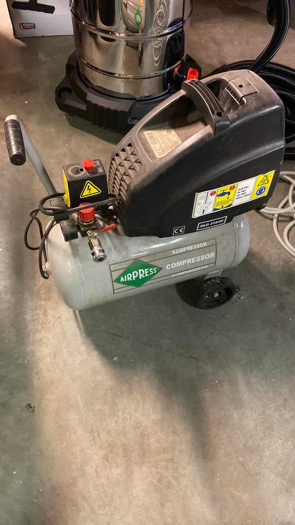 Compressor, Doe-het-zelf en Verbouw, Compressors, Minder dan 25 liter, Ophalen of Verzenden, Zo goed als nieuw, Minder dan 200 liter/min