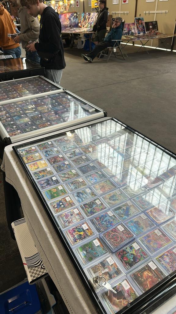 80-85% CASH voor jouw Pokemon kaarten!, Hobby en Vrije tijd, Verzamelkaartspellen | Pokémon, Nieuw, Meerdere kaarten, Ophalen