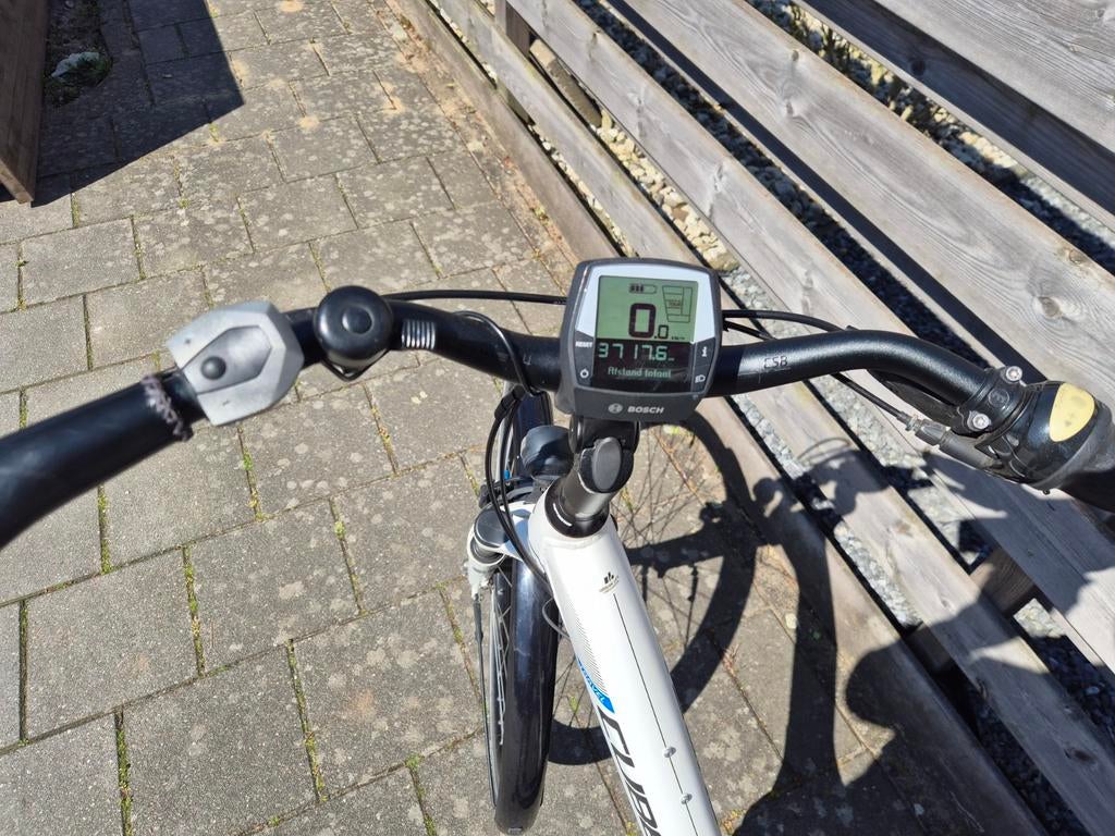 Cube elektrische fiets - 3717 km, Fietsen en Brommers, Ophalen