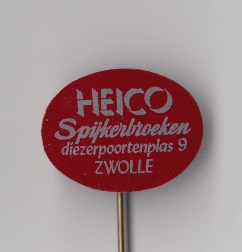Zwolle Heico Spijkerbroeken speldje, Verzamelen, Gebruikt, Niet vindbaar, Niet vindbaar, Speldje of Pin