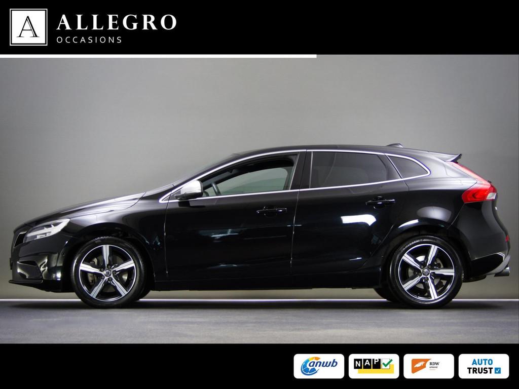 Volvo V40 1.5 T3 Polar+ Sport (PANORAMADAK, ACHTERUITRIJCAME, 4 cilinders, 700 kg, Zwart, Bedrijf