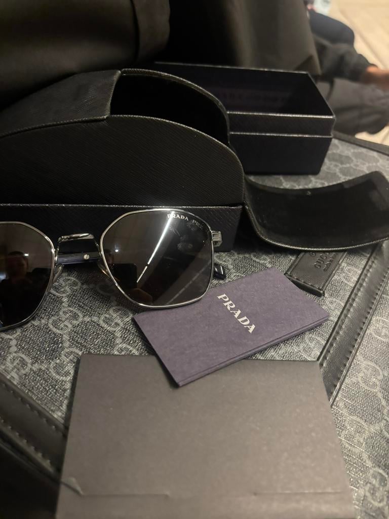 Prada brill, Ophalen of Verzenden, Zo goed als nieuw, Zwart, Overige merken