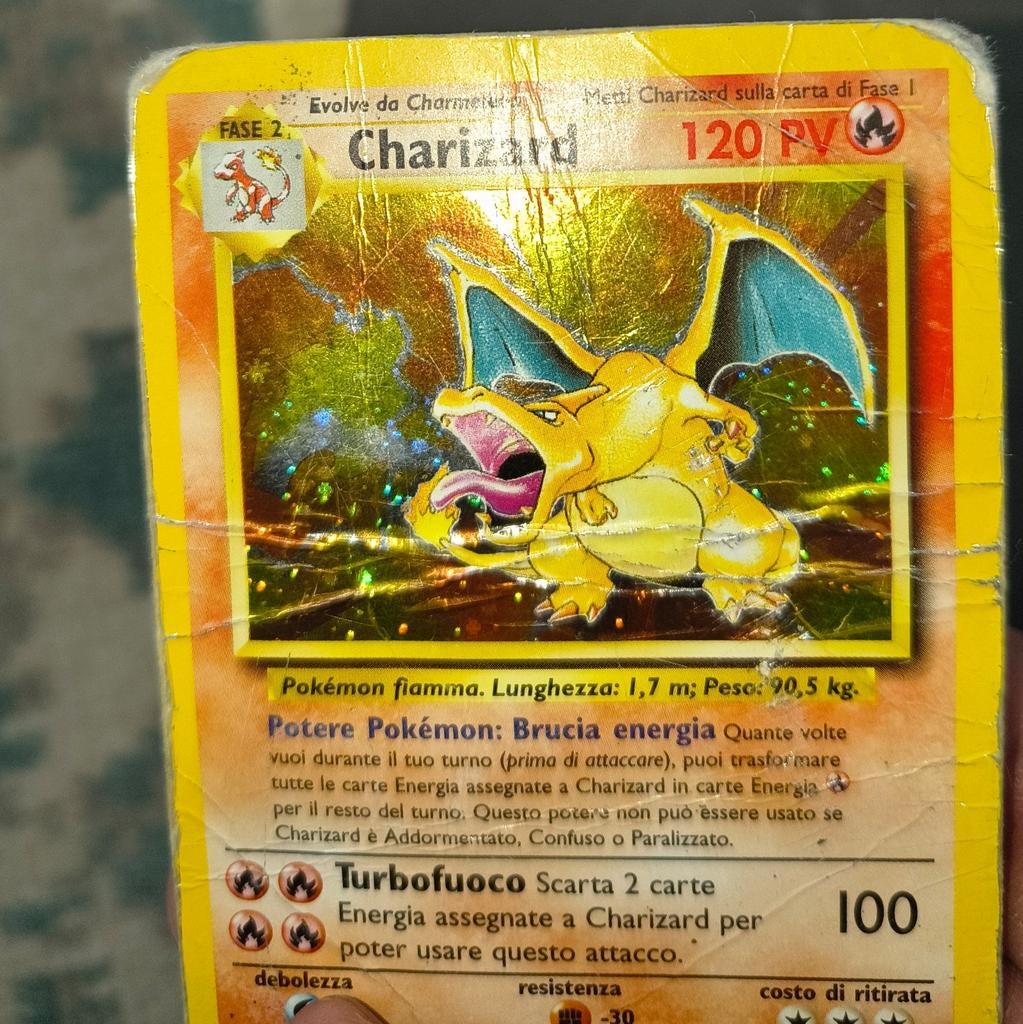 Charizard Base set 4/102 holo Italiaans, Ophalen of Verzenden, Gebruikt