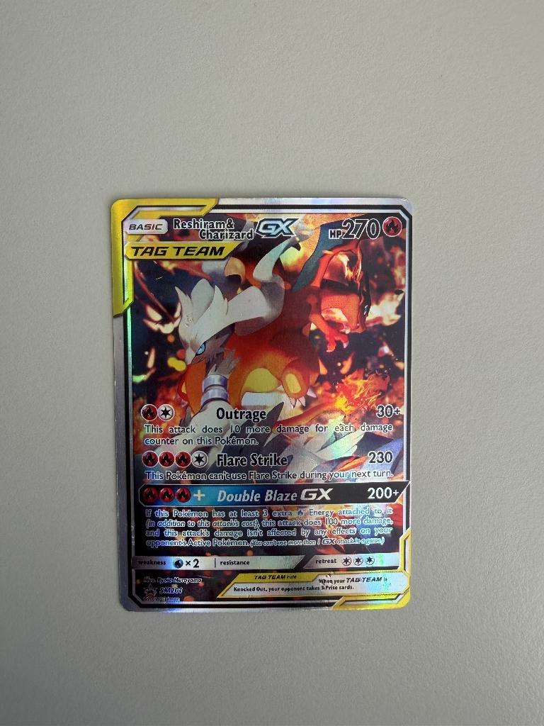 Reshiram & Charizard GX SM201, Ophalen, Zo goed als nieuw, Losse kaart