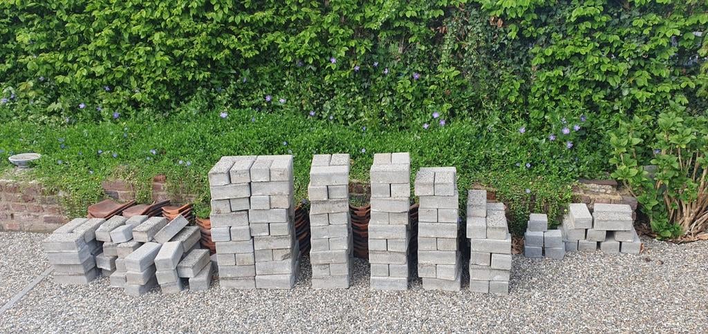 Gratis af te halen betonklinkers (180 hele, 10 halve), Ophalen of Verzenden, Gebruikt, Beton, Klinkers