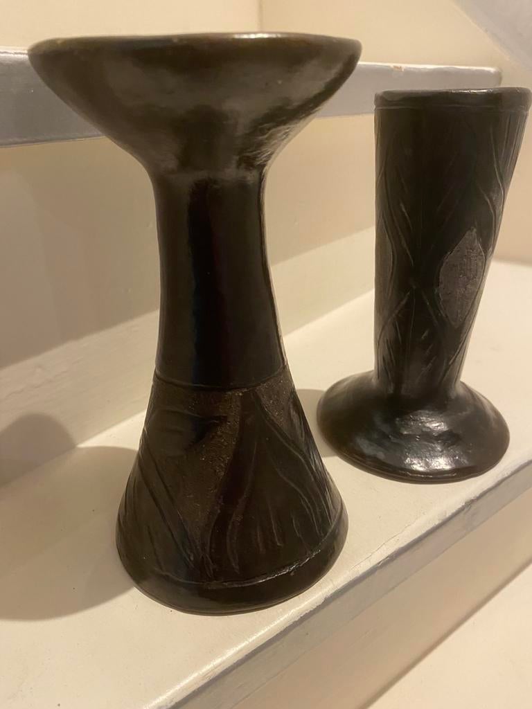 Handgemaakte aardewerk vazen met bladvormige patronen, Huis en Inrichting, Woonaccessoires | Kandelaars en Kaarsen, Ophalen, Zo goed als nieuw