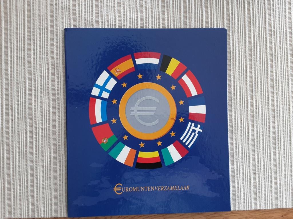 Compleet album met euro munten van 12 landen., Ophalen of Verzenden