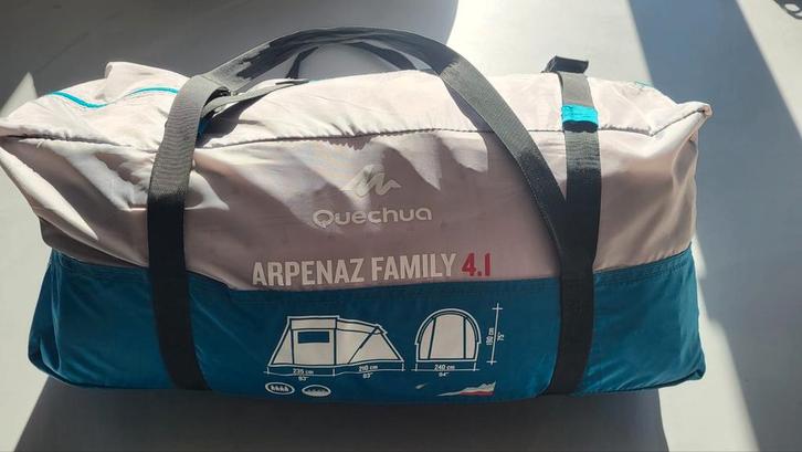 Quechua Arpenaz Family 4.1 Tent - 4 persoons, Caravans en Kamperen, Tenten, tot en met 4, Zo goed als nieuw, Ophalen of Verzenden