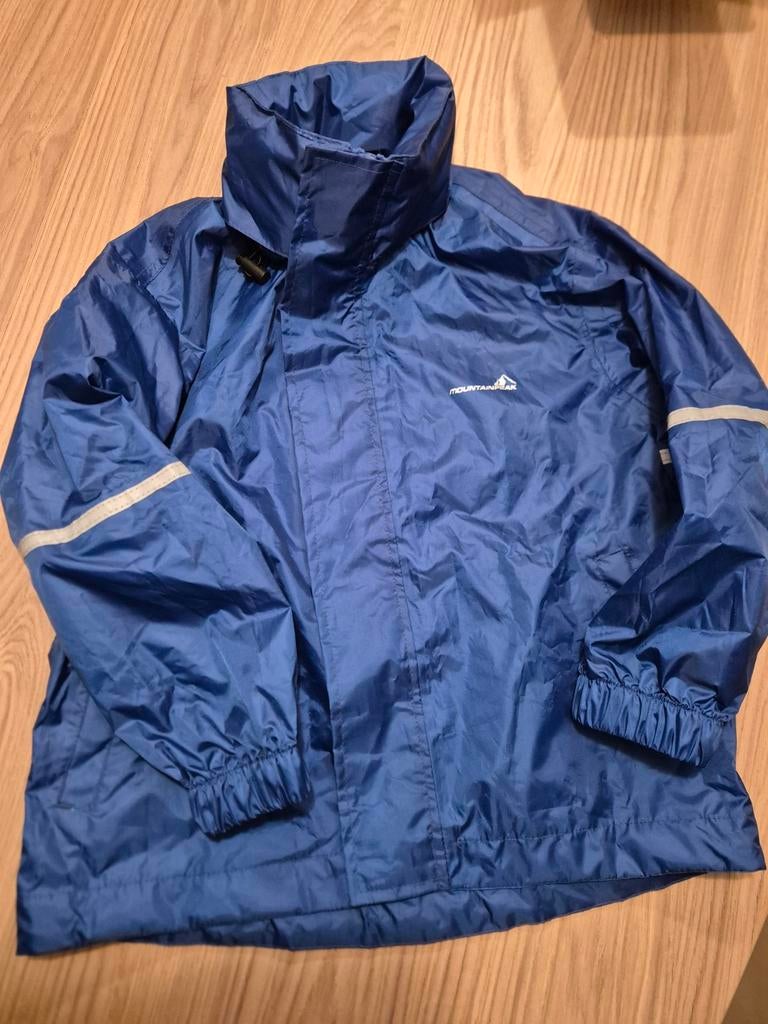 Regenjas met capuchon maat 116, Kinderen en Baby's, Kinderkleding | Maat 116, Ophalen of Verzenden, Zo goed als nieuw, Jongen of Meisje
