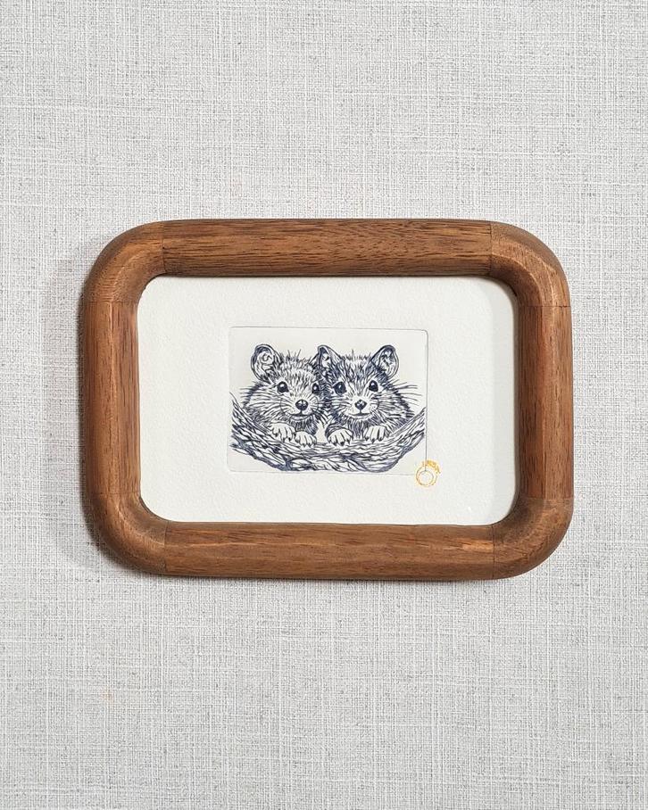 ets muisjes, inclusief houten lijstje 10x15 cm, Huis en Inrichting, Woonaccessoires | Schilderijen, Tekeningen en Foto's, Nieuw