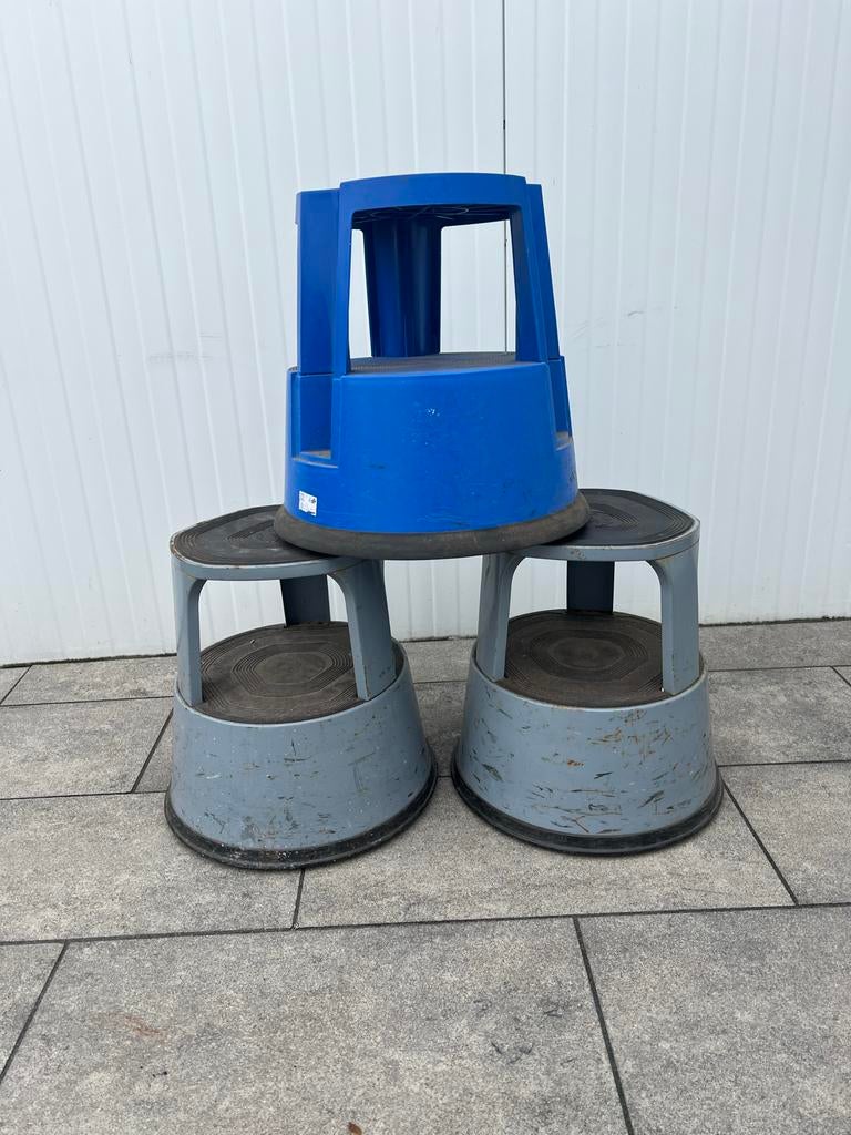 Drie rolkrukken, twee metaal en een pvc, Ophalen, Gebruikt, Trap, Minder dan 2 meter