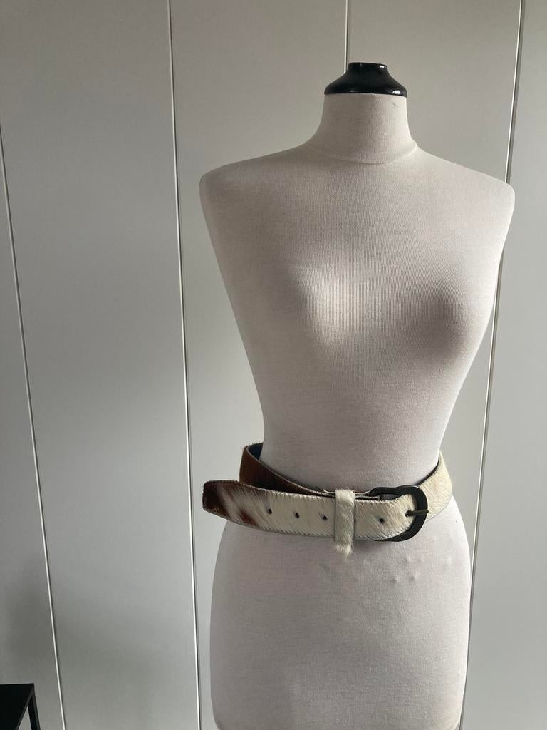 Stoere riem van koeienhuid 85 cm, Kleding | Dames, Riemen en Ceinturen, 80 tot 90 cm, Echt leder, Ophalen of Verzenden, Zo goed als nieuw
