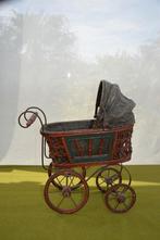 Oud poppenwagentje onderstel gemaakt van smeedijzer, hout en, Ophalen of Verzenden