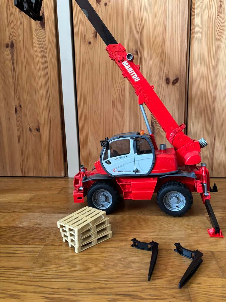 Brüder Manitou MRT 2150 hijskraan met accessoires, Ophalen, Zo goed als nieuw
