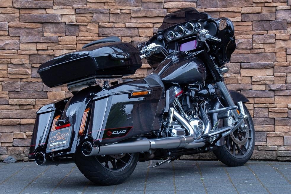 Harley-Davidson FLHXSE Street Glide CVO 117 (bj 2020), Info@harley-davidson.com, Bedrijf, 1917 cc, Harley--Davidson