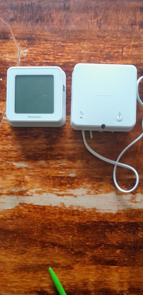 Honeywell T6 Smart Thermostaat met Gateway, Ophalen of Verzenden, Slimme thermostaat, Zo goed als nieuw