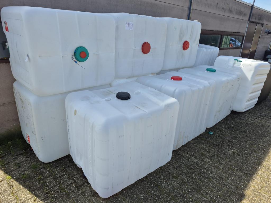 Gratis af te halen: IBC tanks / vloeistoftanks, Ophalen