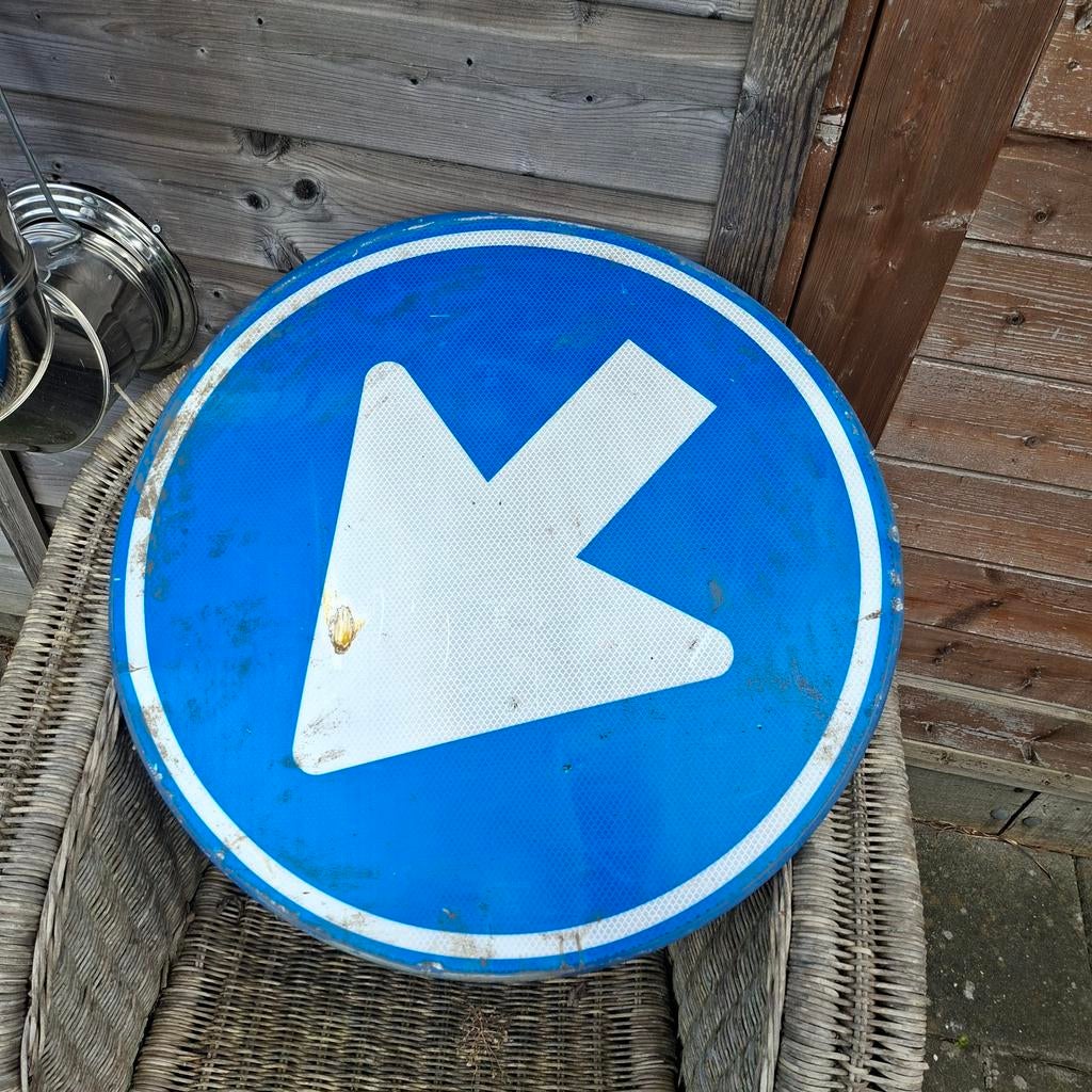 Verkeersbord ter decoratie, Ophalen