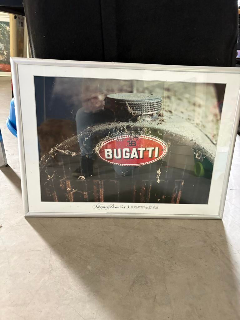 Ingelijste poster Bugatti Typ 57 1935, Verzamelen, Ophalen of Verzenden, Gebruikt, A1 t/m A3