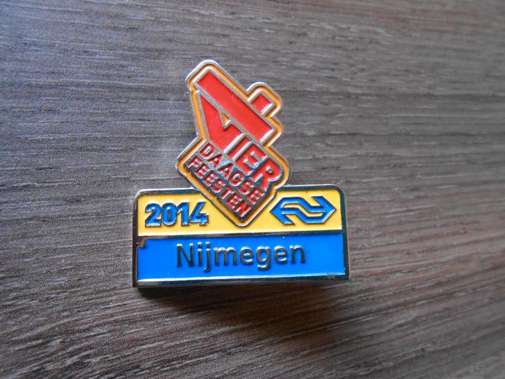 NS pin Vierdaagse 2014 nieuw Nederlandse Spoorwegen, Verzamelen, Speldjes, Pins en Buttons, Nieuw, Speldje of Pin, Overige onderwerpen