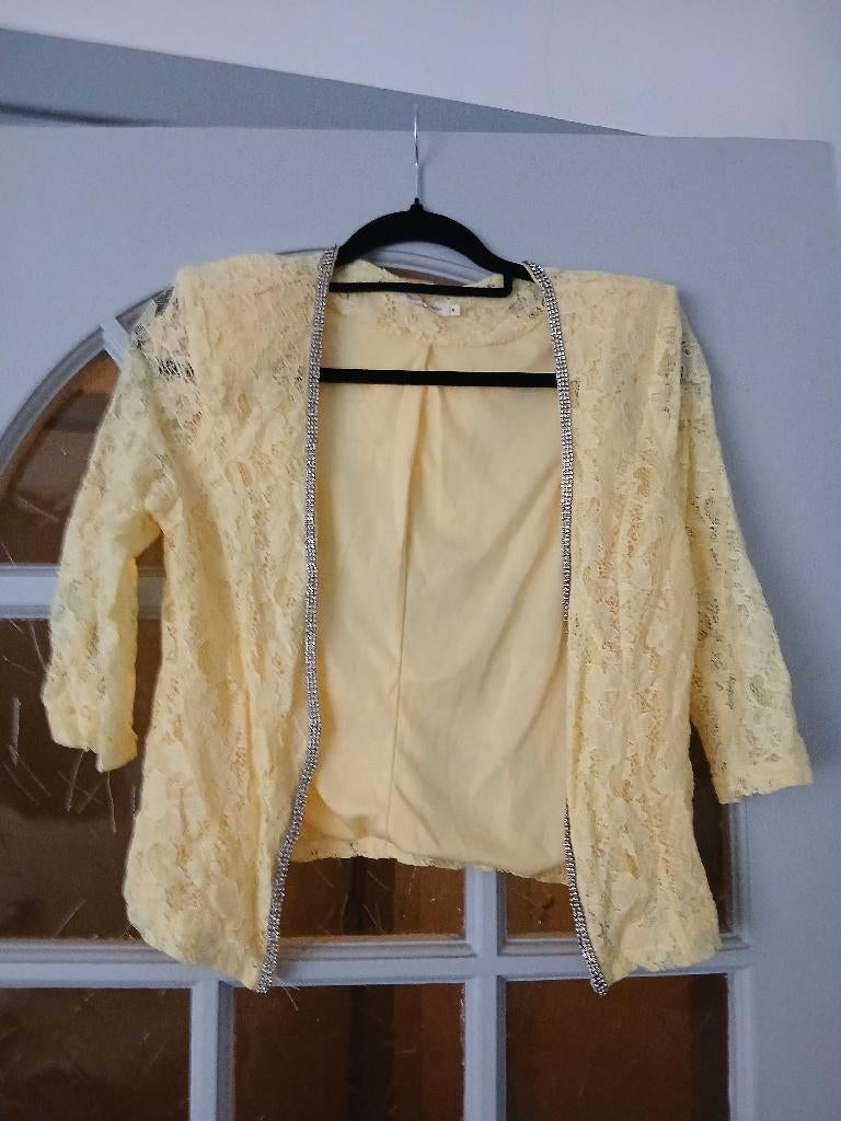 Kanten Vest kleur Geel Maat M Nieuw met strasssteentjes, Ophalen of Verzenden, Nieuw, Maat 38/40 (M), Geel
