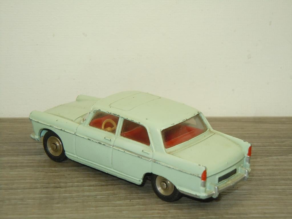 Peugeot 404 - Dinky Toys 553 France - 1:43, Gebruikt, Auto, Verzenden, Frankrijk