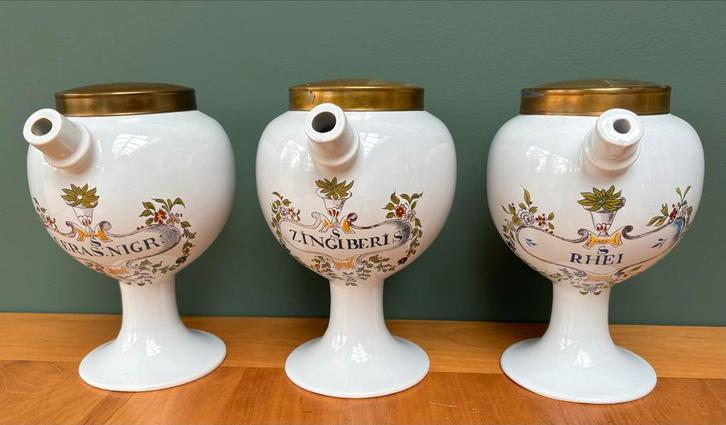 Set van 3 antieke porseleinen apothekerspotten, Antiek en Kunst, Antiek | Porselein, Ophalen of Verzenden