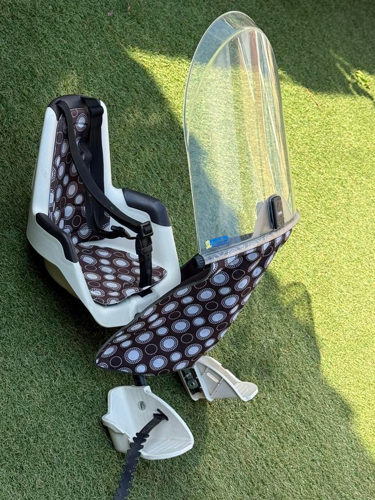 Bobike fietsstoeltjes: Voor en Achter incl. Windscherm, Ophalen, Voetsteuntjes, Voorzitje, Zo goed als nieuw