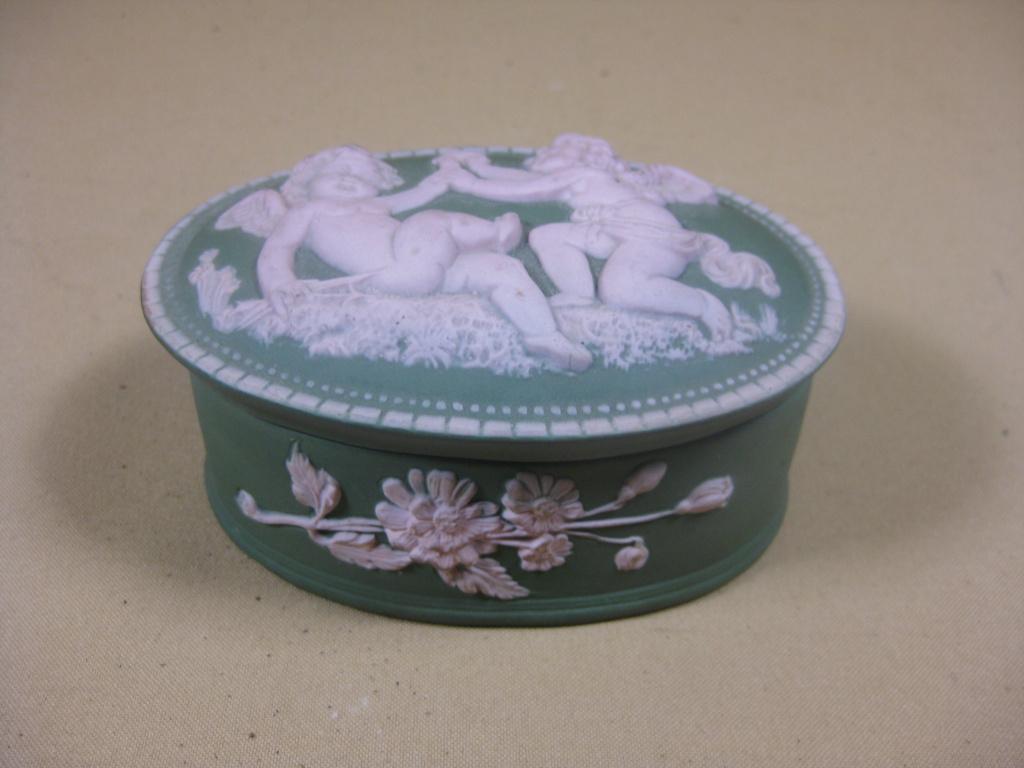 Duits jasperware doosje met cherubijntjes Wedgwood, Antiek en Kunst, Antiek | Porselein, Ophalen of Verzenden