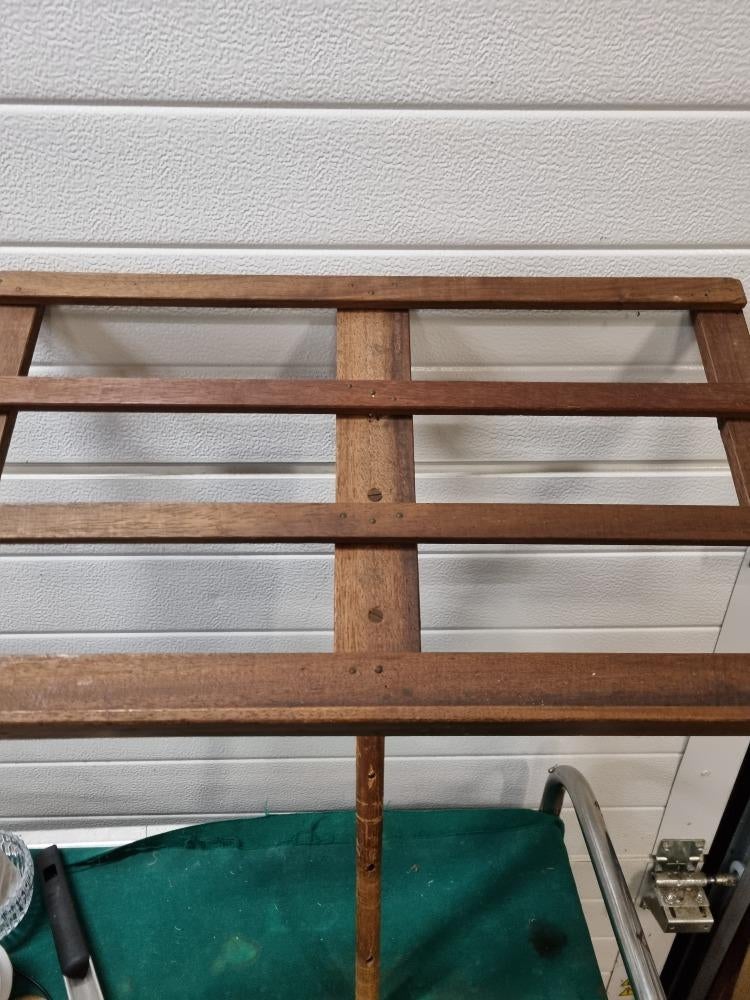 boekenstandaard van hout uit de kerk, Ophalen of Verzenden