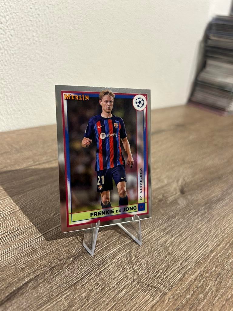 Frenkie de Jong 2022-23 Topps Merlin UCC Chrome #49, Ophalen of Verzenden, Zo goed als nieuw, Plaatje