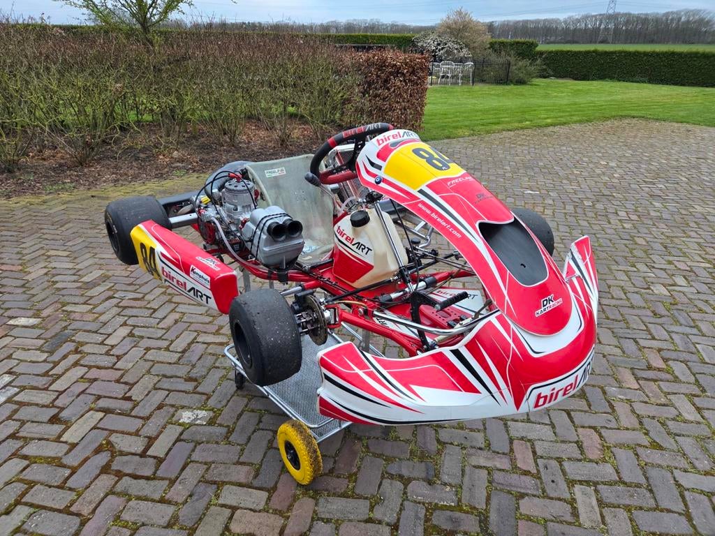 Kz kart Birel Art S18 SH (2025) met TM R1 Titan Red, Sport en Fitness, Karting, Ophalen, Zo goed als nieuw, Kart