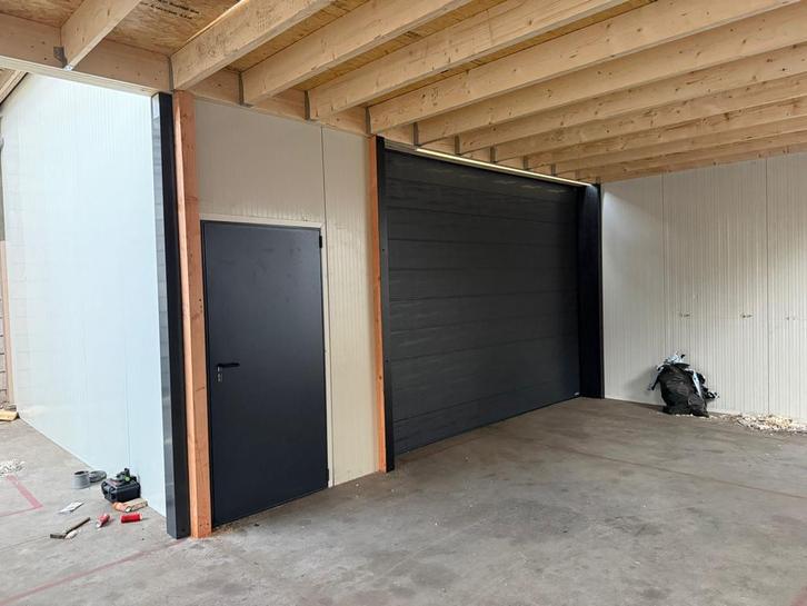 Te huur in sneek. gargebox hobby opslag, Huizen en Kamers, Garages en Parkeerplaatsen, Friesland