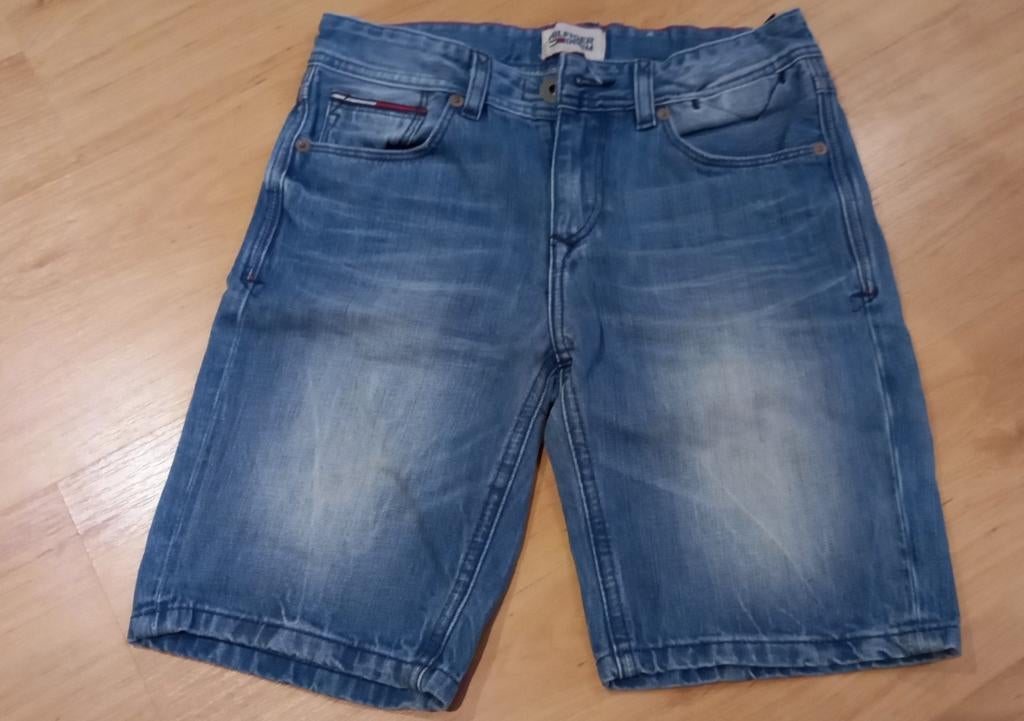 TOMMY HILFIGER KORTE JEANS MAAT 140, Kinderen en Baby's, Kinderkleding | Maat 140, Broek, Ophalen of Verzenden, Jongen, Tommy Hilfiger